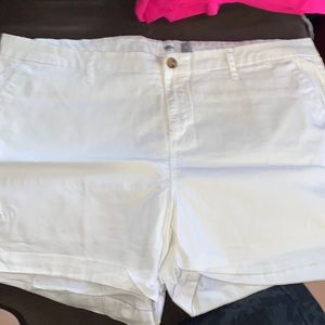 White Old Navy shorts